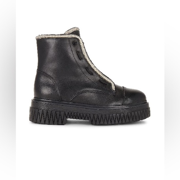 Amirah Bootie
Schutz - Picture 2 of 11